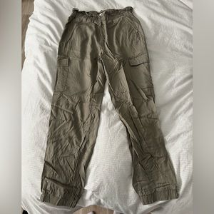 Dynamite green cargo pants, size M